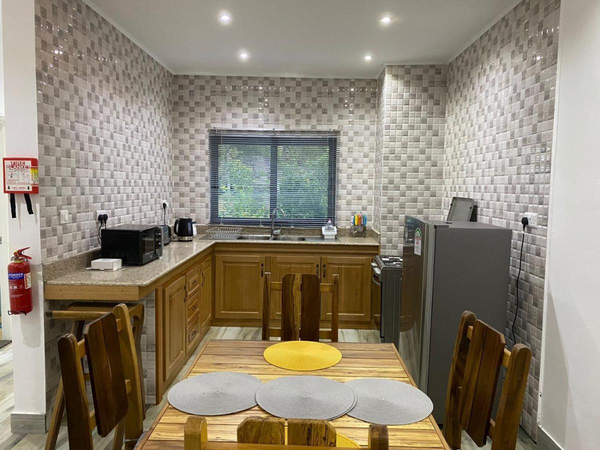 Jasmine Stay Self-Catering Apartments Victoria Extérieur photo